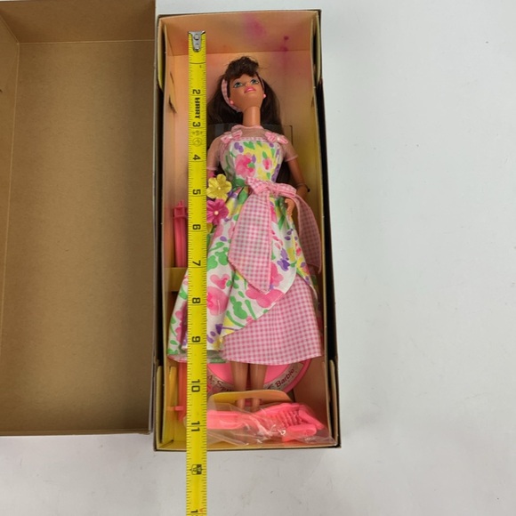 Spring Petals Barbie Special Edition collectible 1996 Mattel 2nd series NWT - Picture 6 of 12